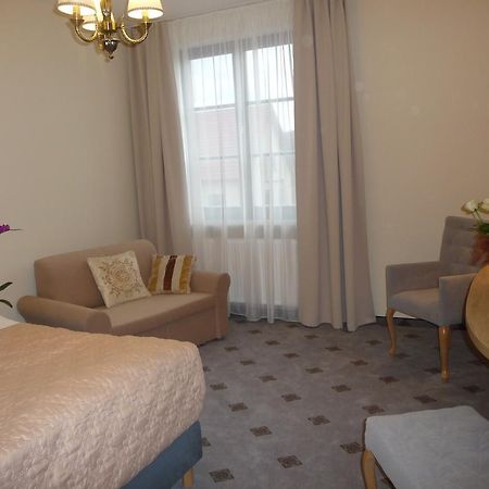 Hotel Notabene Свидник Экстерьер фото