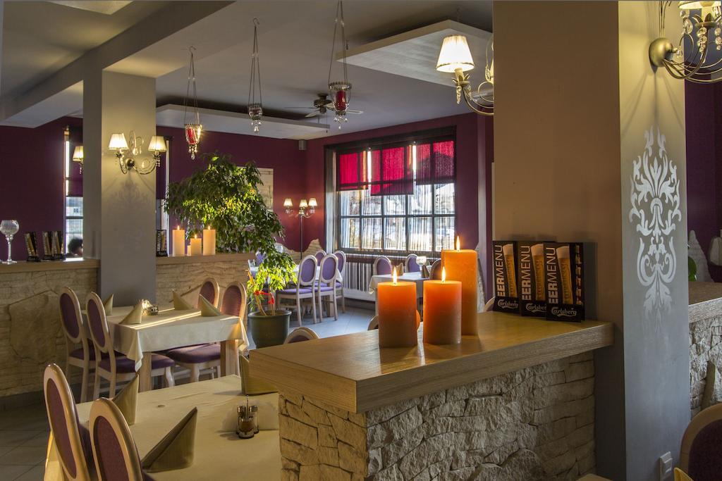 Hotel Notabene Свидник Экстерьер фото