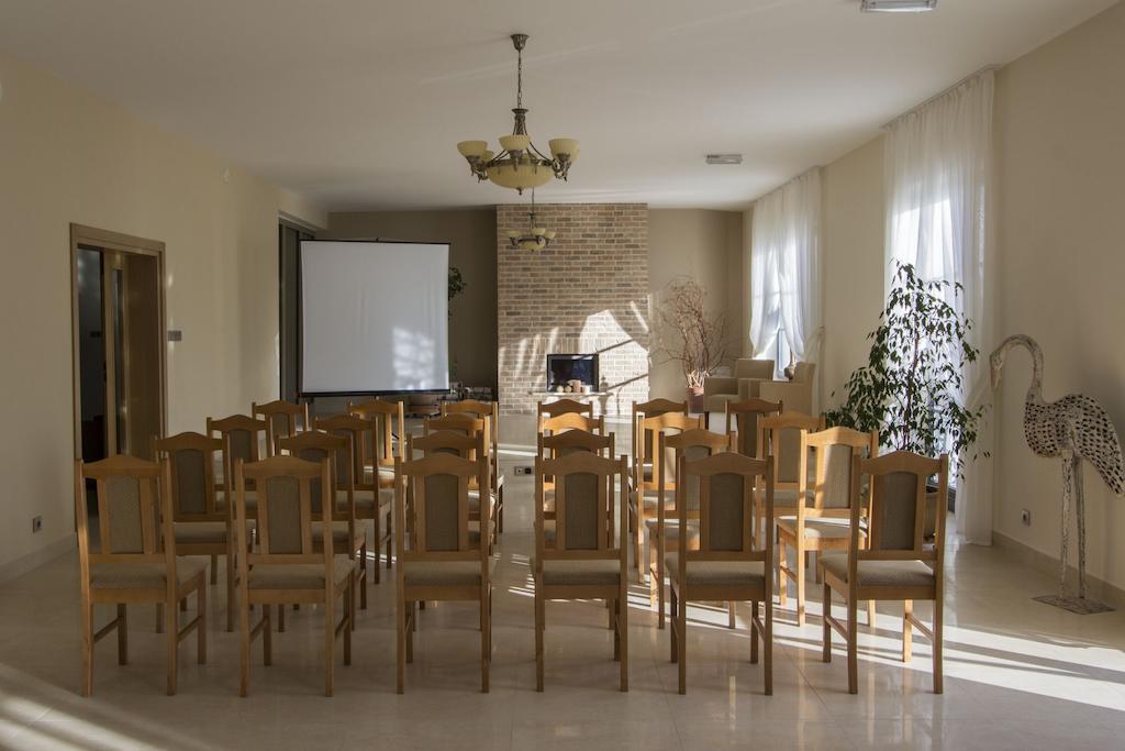 Hotel Notabene Свидник Экстерьер фото