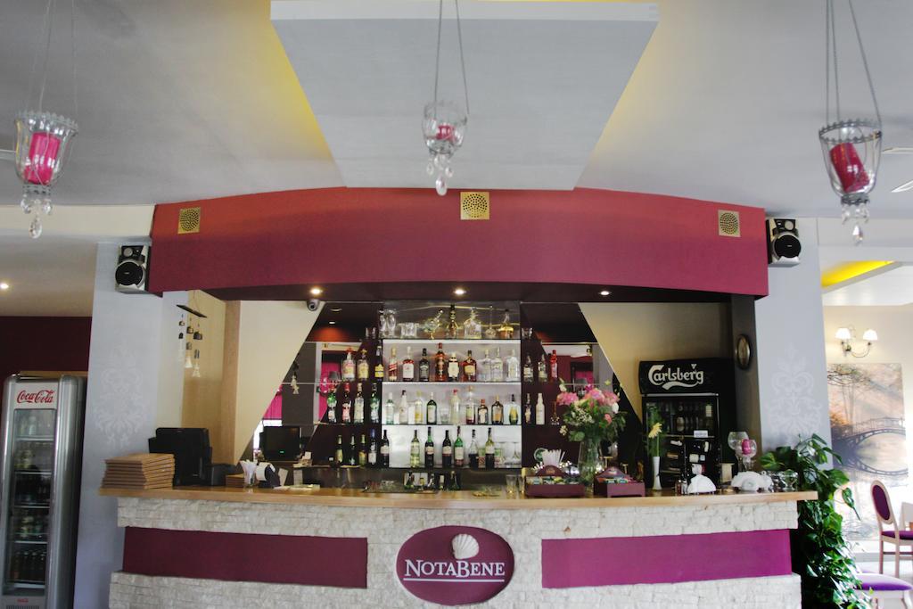 Hotel Notabene Свидник Экстерьер фото