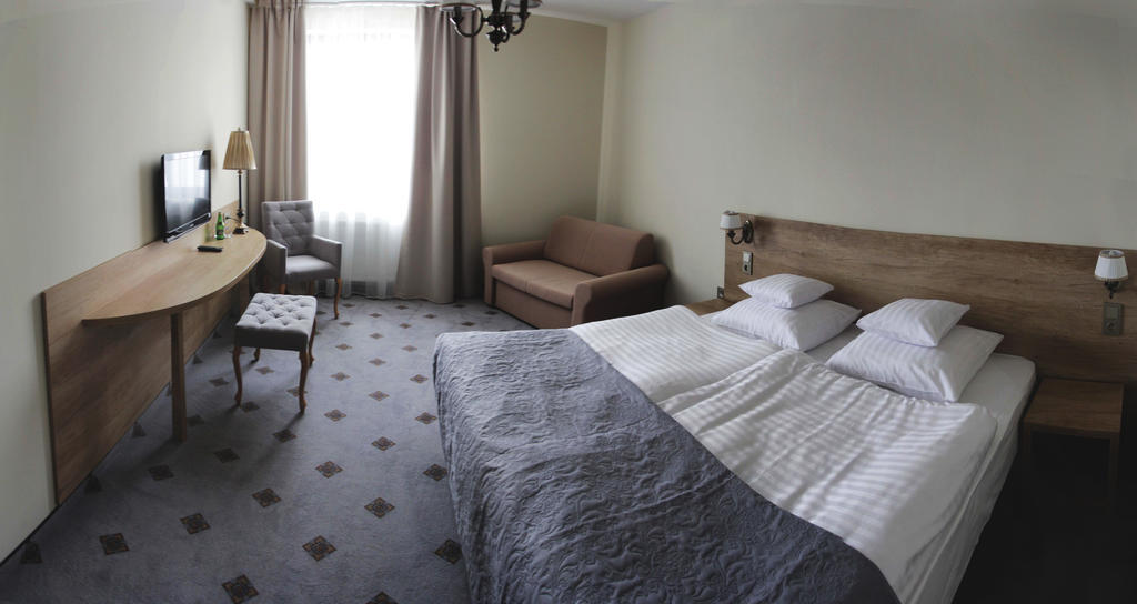 Hotel Notabene Свидник Экстерьер фото